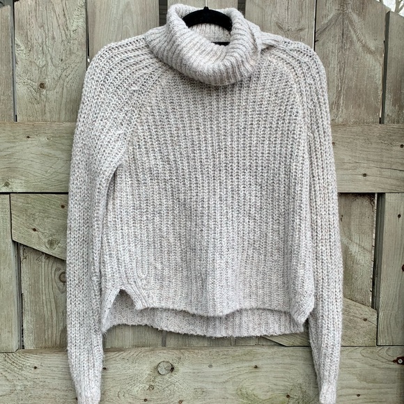 Abercrombie & Fitch Sweaters - Abercrombie and Fitch XS turtle neck women’s grey